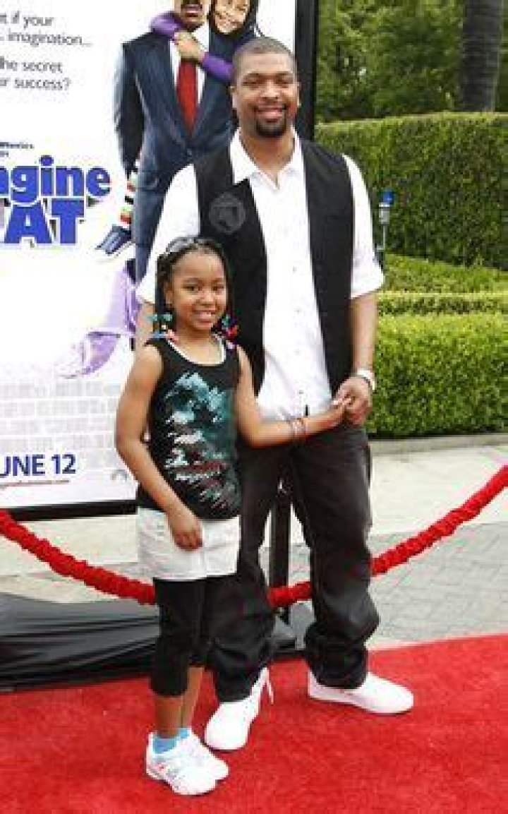 ACTOR DERAY DAVIS AND DAUGHTER AT PREMIERE