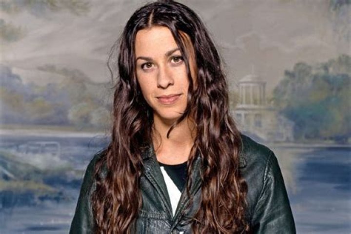 Alanis Morissette Bio, Age, Net Worth, Family, Husband, Kids, Songs List