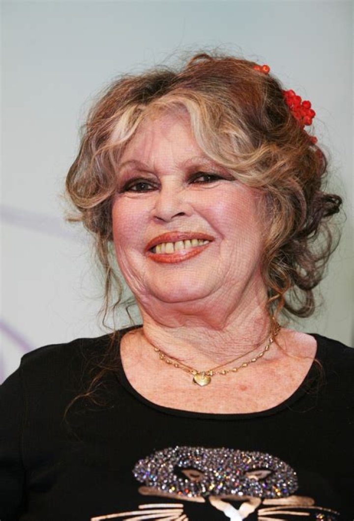 Brigitte Bardot "Pamela Anderson est une fille courageuse qu... Closer