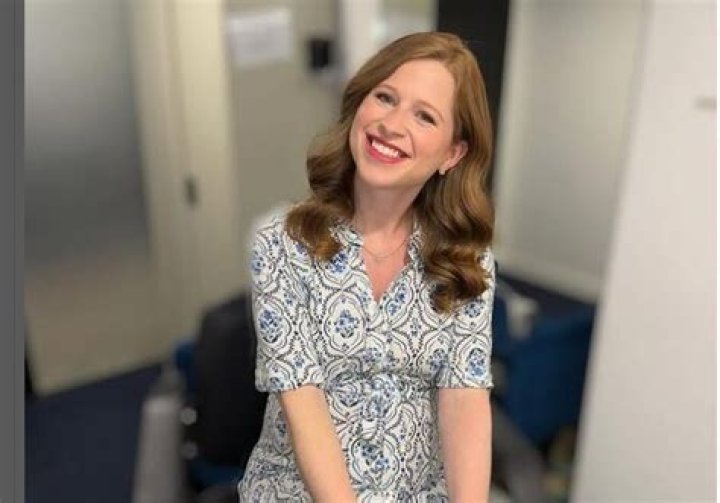 Broadcaster Who Are Emily Carver's Parents? Wiki Family And Education