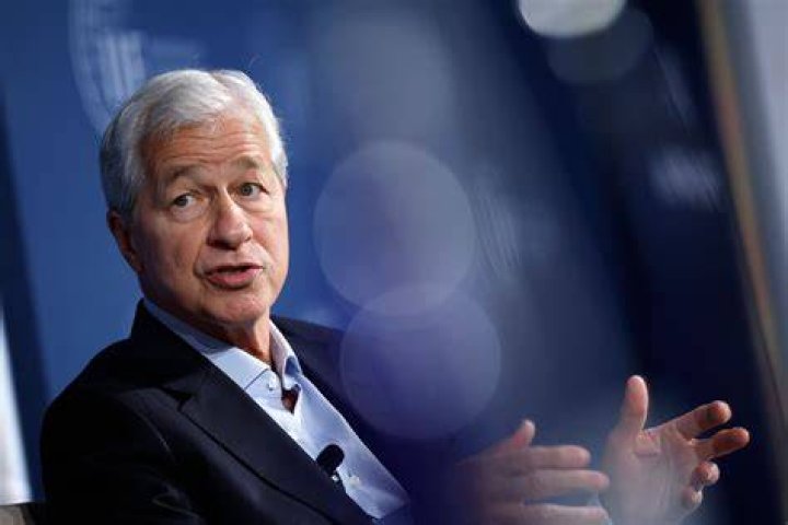 CEO Jamie Dimon back at work after emergency heart surgery