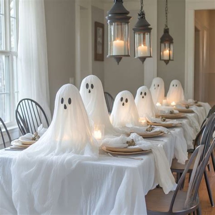 Dining with Ghosts at the Captain Daniel Packer Inne &laquo; Mystic CT