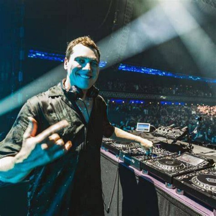 DJ Snake Net Worth 2024 (Yearly Earning With Sources)