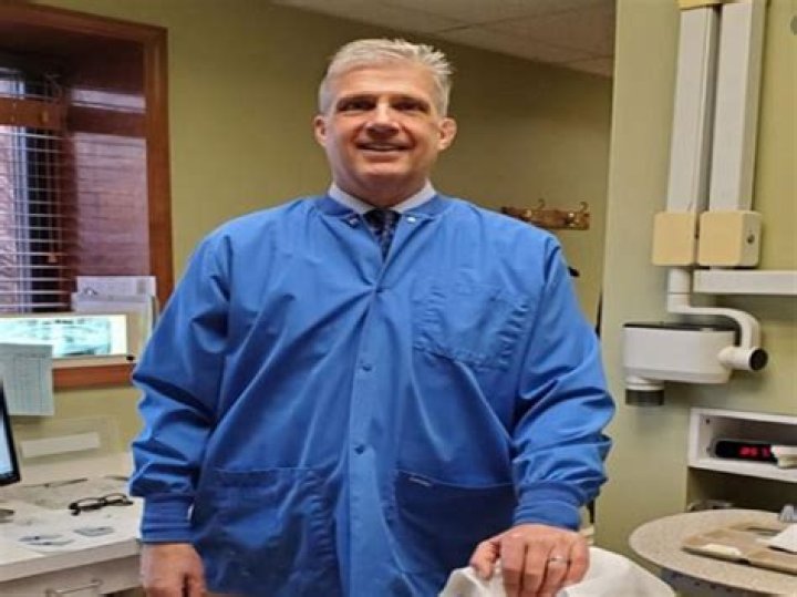 Dr Marc Mallory Wiki, Age, Wife, Height, Net Worth, Family