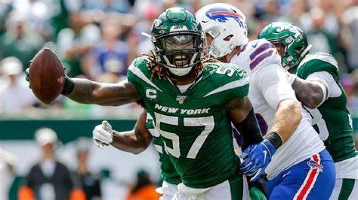Former New York Jets LB Marvin Jones is helping unsigned rookies
