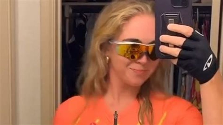 Grace Charis hints at new sporting venture in latest seductive snaps as