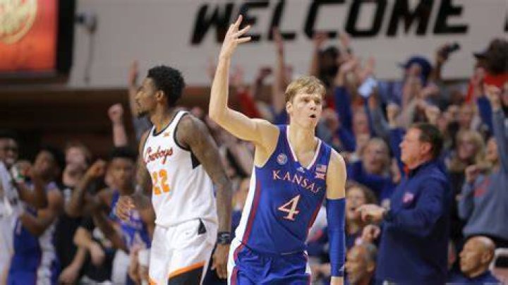 Gradey Dick leads No. 5 Kansas Jayhawks past Oklahoma State Cowboys