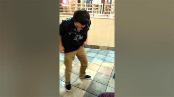 Guy splits his pants at McDonald's YouTube