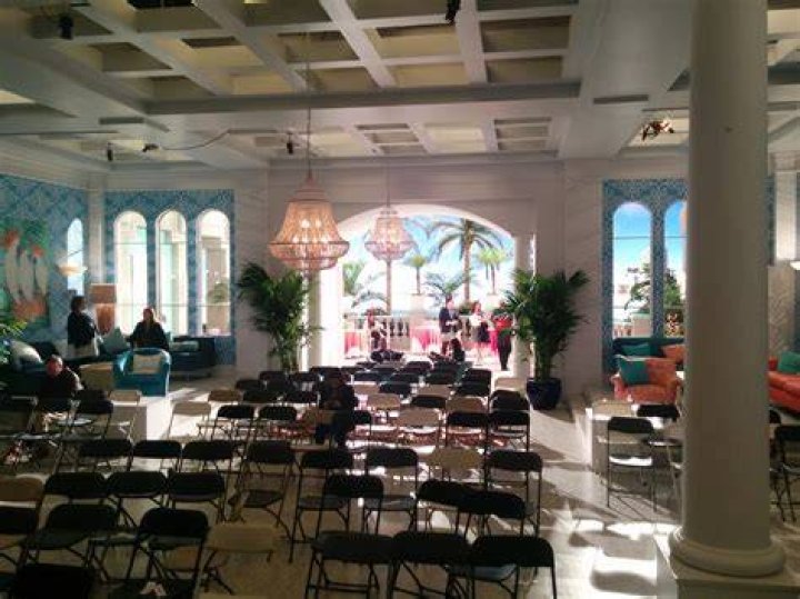 HOLA! Jane the Virgin set visit a lovein brioux.tv