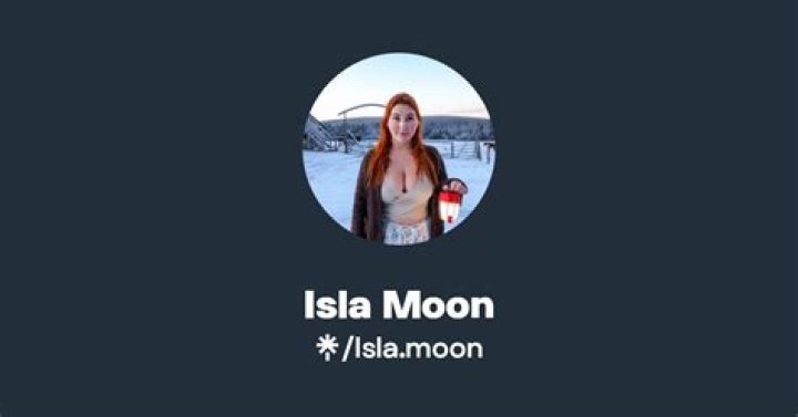 Isla Moon on Twitter "My Jeep looks best topless...Should I join in? 👀