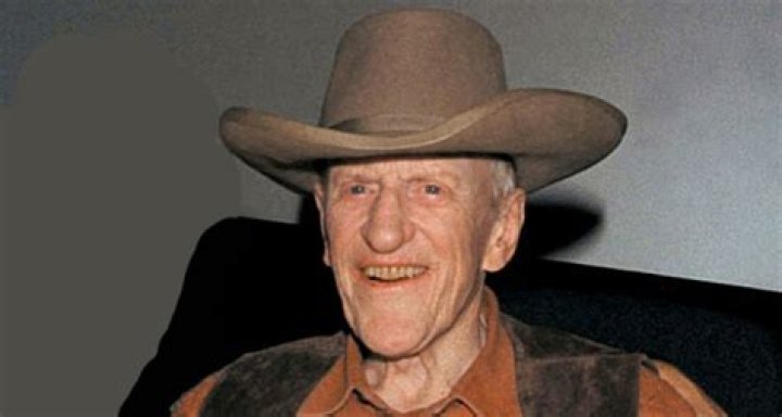 James Arness Biography; Net Worth, Age, Wife, Brother, Family, Children