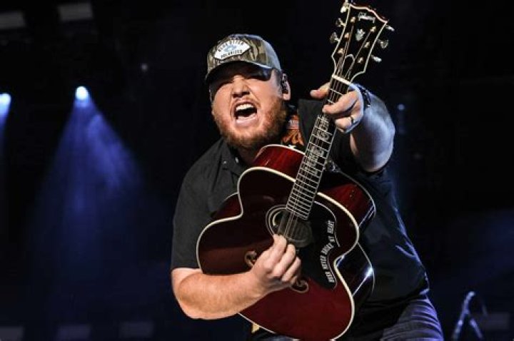 Luke Combs Opens Up About New Stage of Life in &ldquo;Gettin&rsquo; Old&rdquo; Album