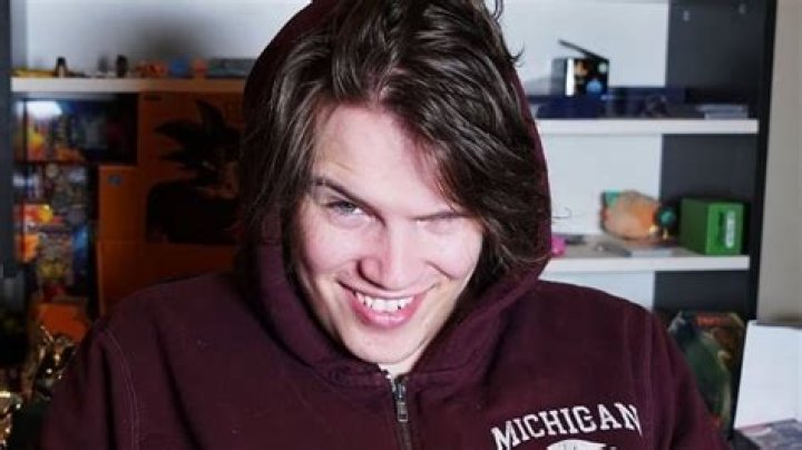 Maxmoefoe Profile, Age, Height, Girlfriend Where is He Now? » Celebion