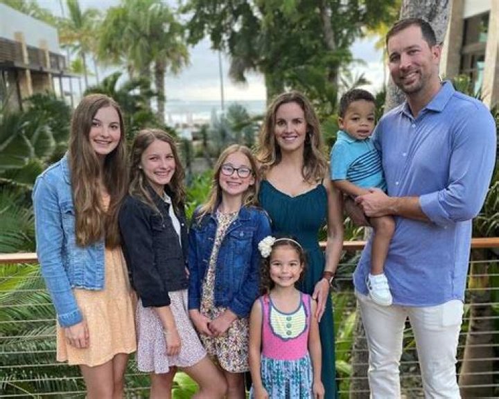 Meet Adam Wainwright's wife, Jenny Curry, and their children Tuko.co.ke