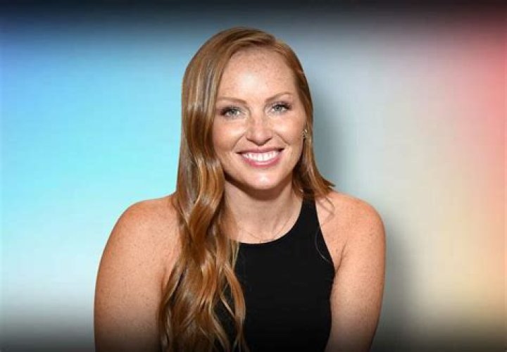 Mina Starsiak Hawk Age, Bio, Birthday, Family, Net Worth National Today