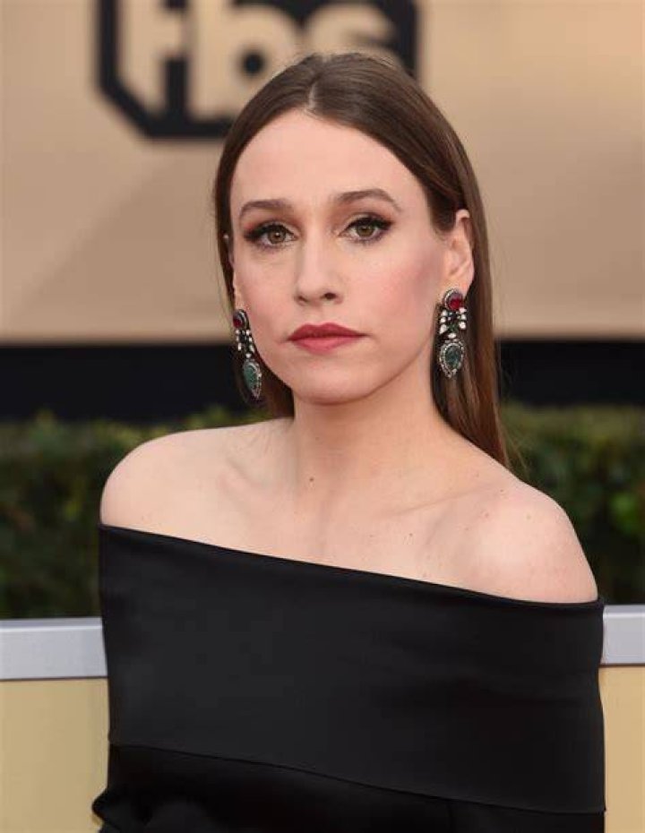 Sarah Sutherland 2018 SAG Awards 03 GotCeleb