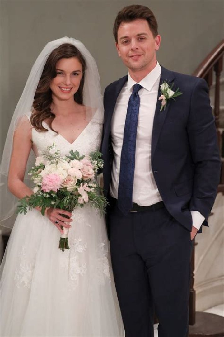 TIL Buffys Willow married Wesley and they had a baby together! r