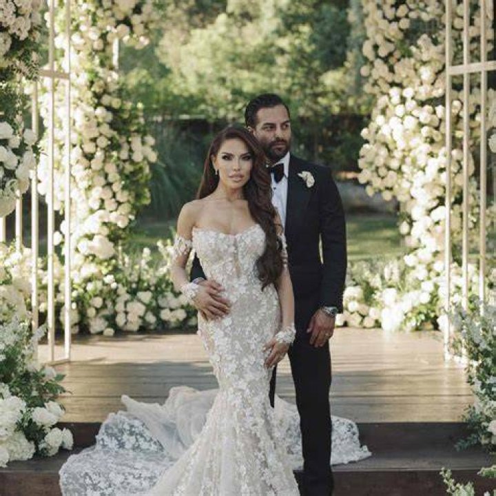 Unveiling Iluvsarahii's Net Worth: Secrets And Surprises Exposed