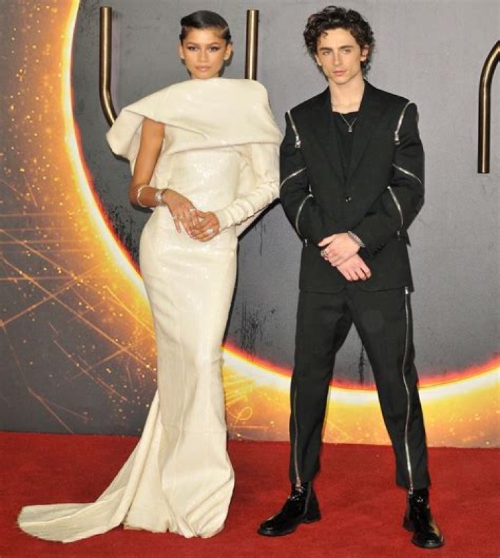 Zendaya Height How Tall in Feet and Centimeters?